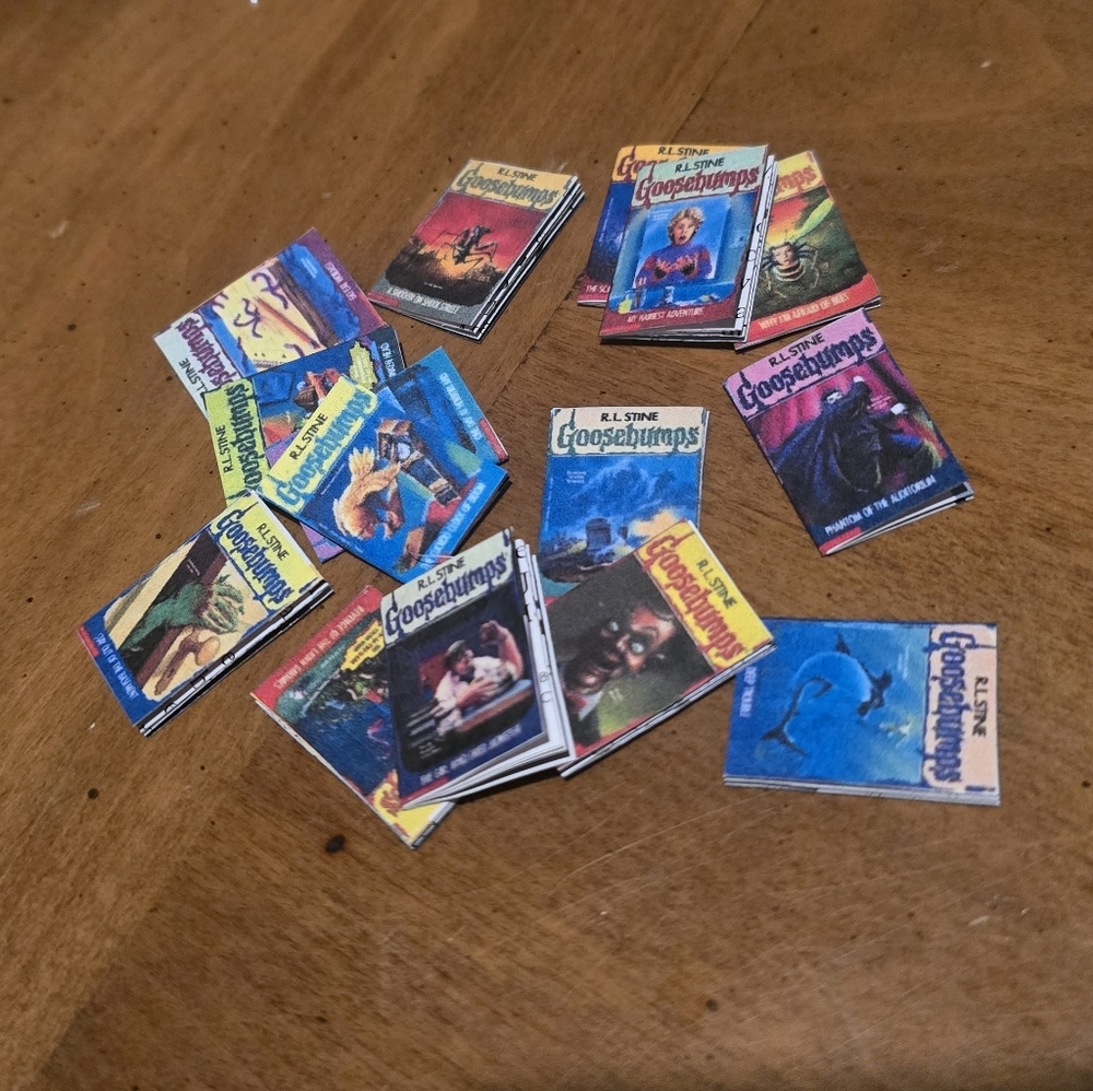 Goosebumps Miniature Book Lot Size 1:6 Scale (15 Pieces)